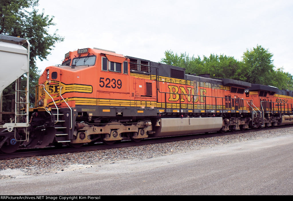 BNSF 5239